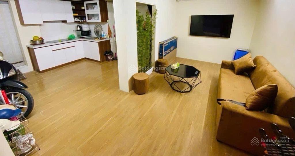 Đất đẹp lô góc  trung kính  31m2  ô tô đỗ cửa  ngõ thông.