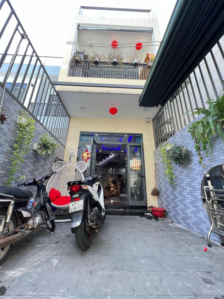 Nhà 3 tầng mới sơn trà gần vincom gần biển