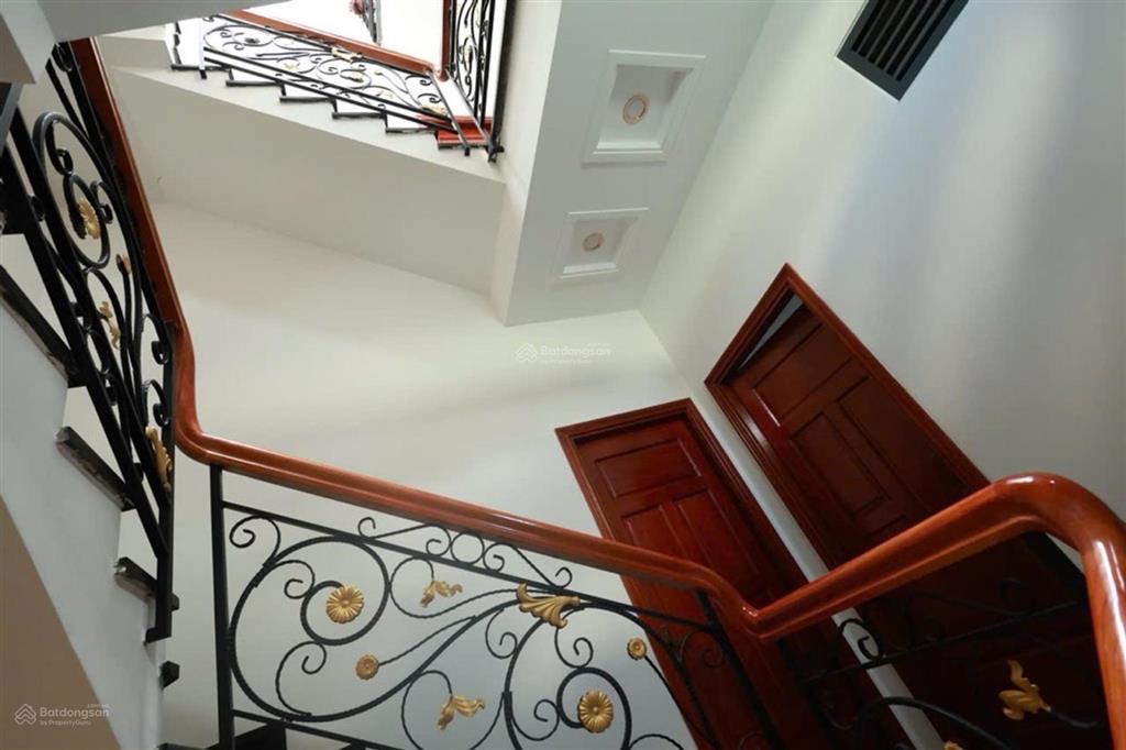 Biệt thự liền kề 4 tầng q12 ngay bờ sông cầu tham lương .