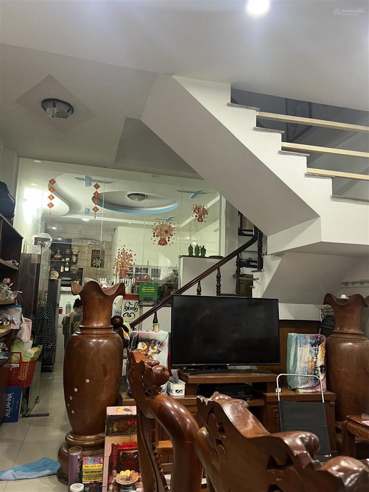 Nhà đẹp xe hơi đậu trong nhà, dt sàn 100m2 xây 5 tầng giá đầu tư chỉ 6,8 tỷ