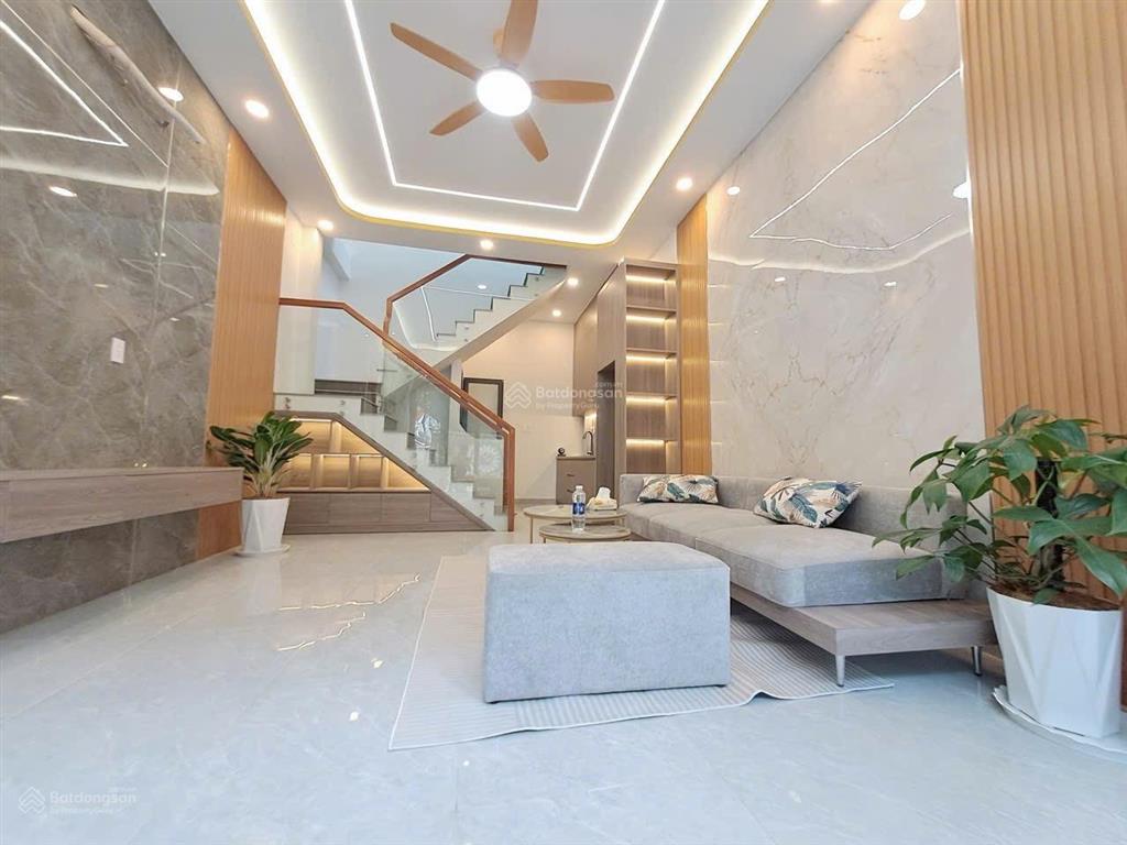 Nhà chỉ với 4.95 tỷ diện tích 32m2  full nội thất