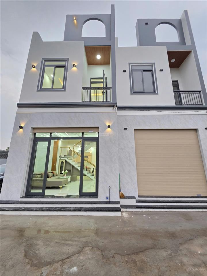 Chỉ 2,99 tỷ có ngay nhà 1 trệt 1 lẩu ,nội thất ,hoản công đầy đủ.đ bùi hữu nghĩa .bh