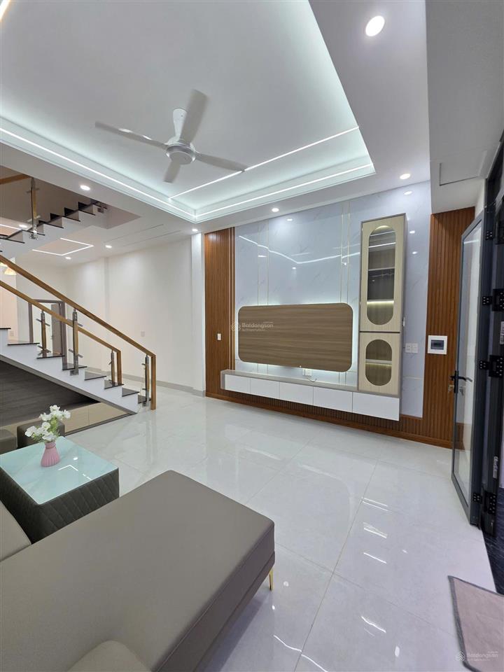 Chỉ 2,99 tỷ có ngay nhà 1 trệt 1 lẩu ,nội thất ,hoản công đầy đủ.đ bùi hữu nghĩa .bh