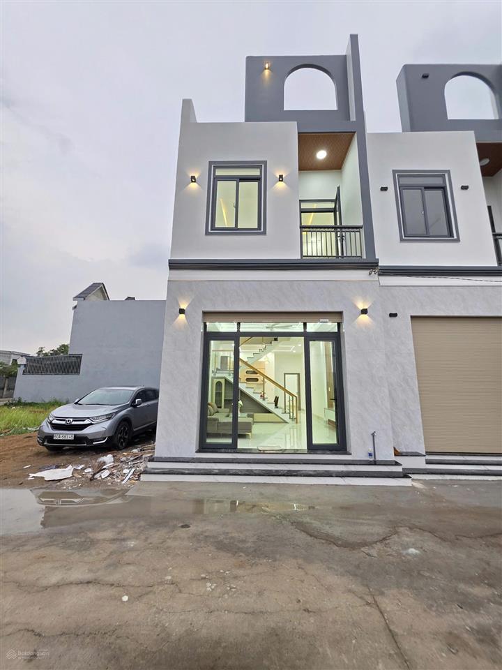 Chỉ 2,99 tỷ có ngay nhà 1 trệt 1 lẩu ,nội thất ,hoản công đầy đủ.đ bùi hữu nghĩa .bh