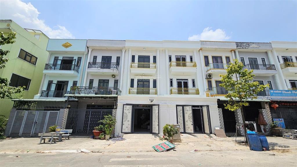 Chỉ 3,1ty , nhà 1 trệt 2 lầu ,full nội thất & thổ cư .ngay ttyt đa khoa tân uyên.chính chủ