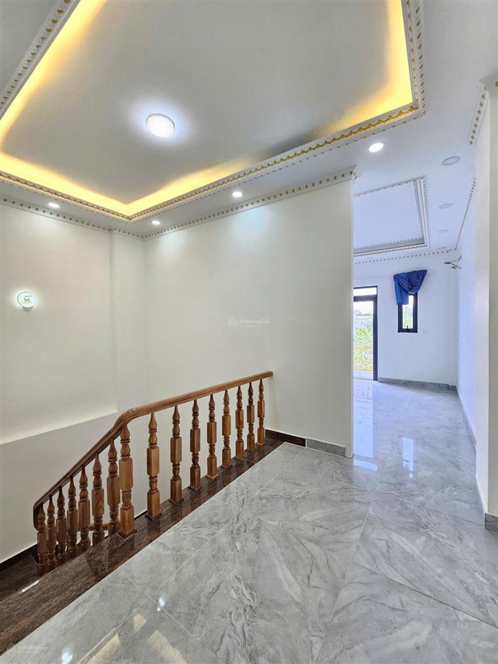 Chỉ 3,1ty , nhà 1 trệt 2 lầu ,full nội thất & thổ cư .ngay ttyt đa khoa tân uyên.chính chủ