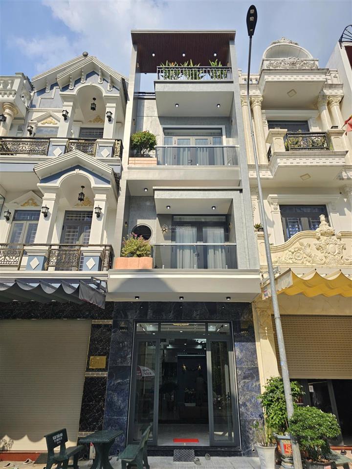Nhà 1 trêt 2 lầu ,kdc tiện ích ,p, bình chuẩn ,cách dt743 100m.full nội thất & thổ cư