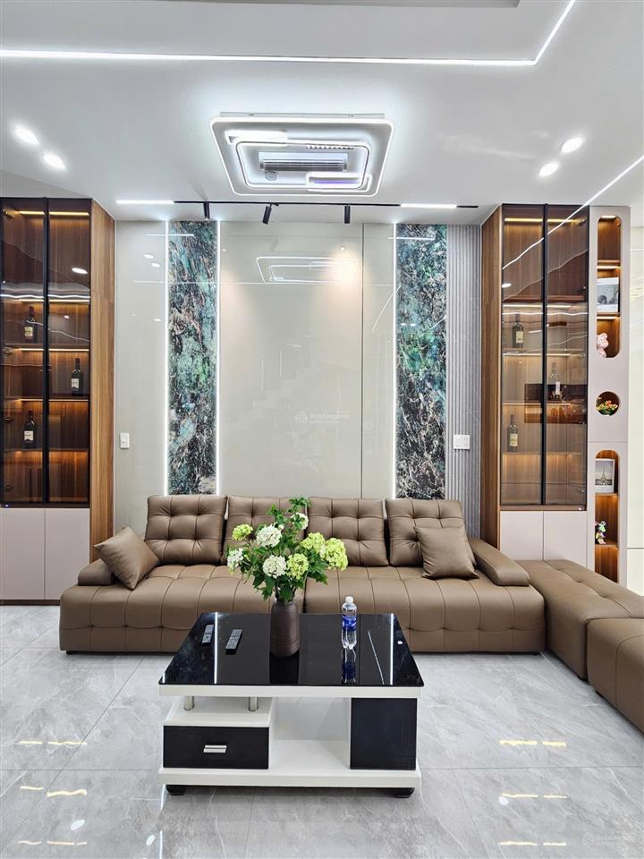 Nhà 1 trêt 2 lầu ,kdc tiện ích ,p, bình chuẩn ,cách dt743 100m.full nội thất & thổ cư