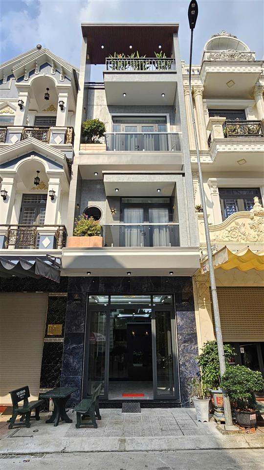 Nhà 1 trêt 2 lầu ,kdc tiện ích ,p, bình chuẩn ,cách dt743 100m.full nội thất & thổ cư