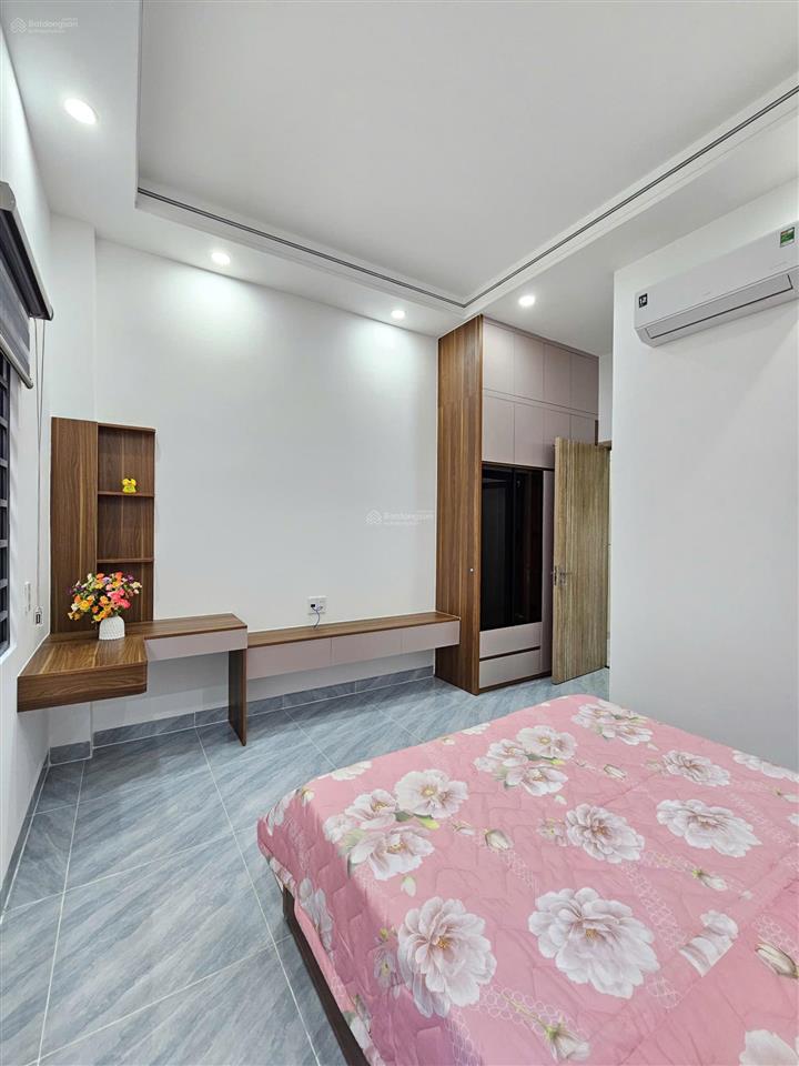 Nhà 1 trêt 2 lầu ,kdc tiện ích ,p, bình chuẩn ,cách dt743 100m.full nội thất & thổ cư