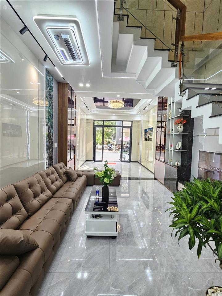 Nhà 1 trêt 2 lầu ,kdc tiện ích ,p, bình chuẩn ,cách dt743 100m.full nội thất & thổ cư