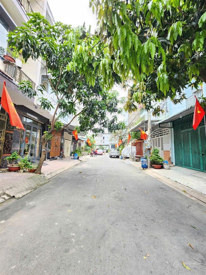 Bán nhà 1 trệt 1 lầu .gần vincom 550 ,p.t đông hiệp ,hcm.chỉ 3ty880 ,sổ hồng riêng ,chính chủ