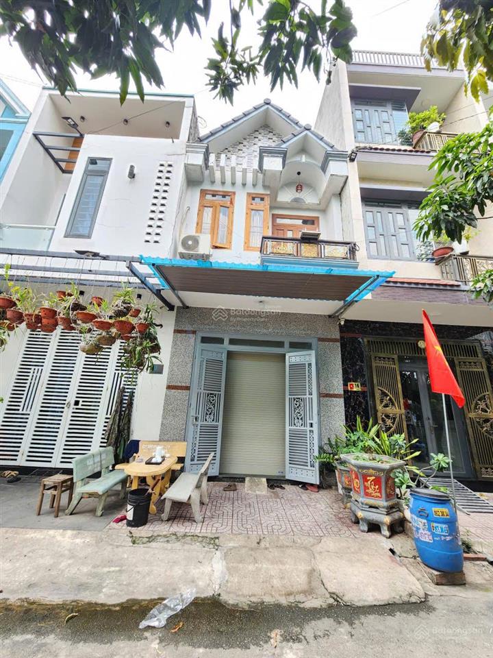 Bán nhà 1 trệt 1 lầu .gần vincom 550 ,p.t đông hiệp ,hcm.chỉ 3ty880 ,sổ hồng riêng ,chính chủ