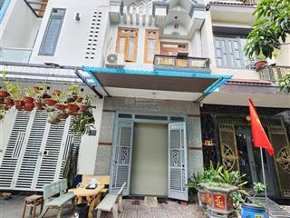 Bán nhà 1 trệt 1 lầu .gần vincom 550 ,p.t đông hiệp ,hcm.chỉ 3ty880 ,sổ hồng riêng ,chính chủ