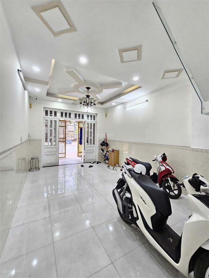 Bán nhà 1 trệt 2 lầu ,dĩ an siêu rẻ ,kdc , hoàn công đầy đủ tiện ích .( p .tân đông hiệp .tphcm)