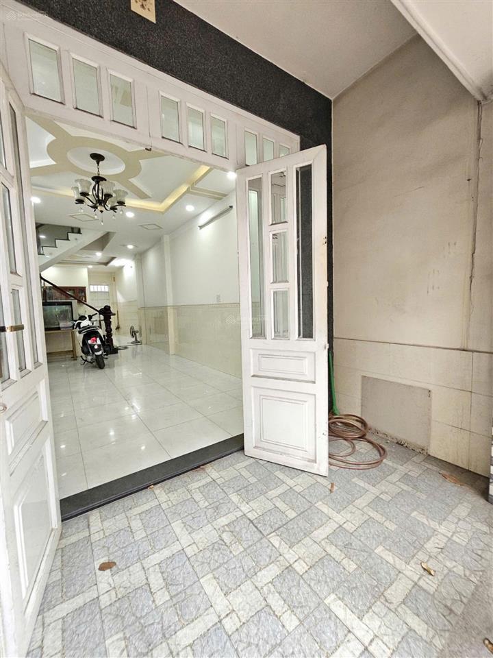 Bán nhà 1 trệt 2 lầu ,dĩ an siêu rẻ ,kdc , hoàn công đầy đủ tiện ích .( p .tân đông hiệp .tphcm)