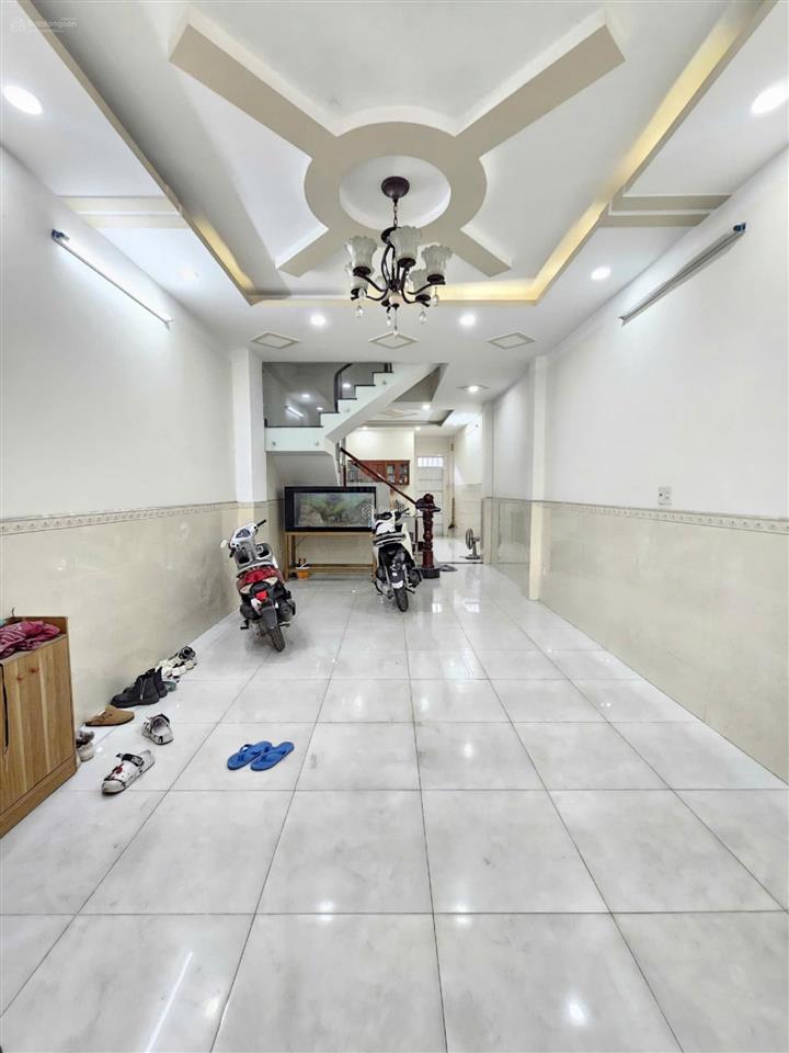 Bán nhà 1 trệt 2 lầu ,dĩ an siêu rẻ ,kdc , hoàn công đầy đủ tiện ích .( p .tân đông hiệp .tphcm)