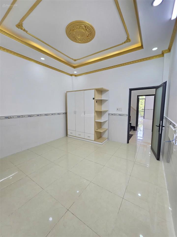 Bán nhà 1 trệt 2 lầu ,chỉ 4,65 tỷ .mặt tiền kd dc ,gần đường đt 743 ,p bình chuẩn .(nt&hc đầy đủ)