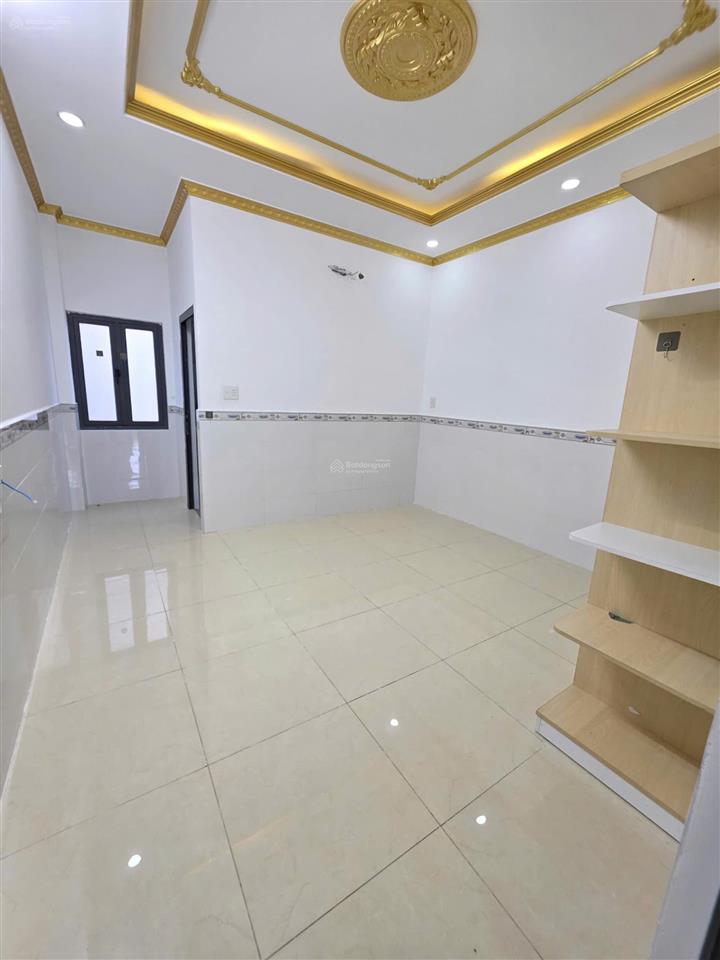 Bán nhà 1 trệt 2 lầu ,chỉ 4,65 tỷ .mặt tiền kd dc ,gần đường đt 743 ,p bình chuẩn .(nt&hc đầy đủ)