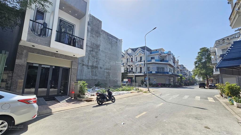 Bán nhà 1 trệt 2 lầu ,kdc hiện hữu đồng bộ .chỉ 4,9 tỷ ,gần dt743 .p ,bình chuẩn .