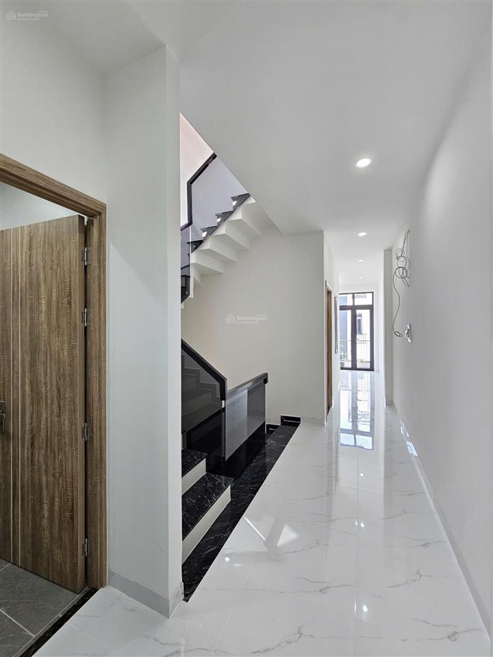 Bán nhà 1 trệt 2 lầu ,kdc hiện hữu đồng bộ .chỉ 4,9 tỷ ,gần dt743 .p ,bình chuẩn .
