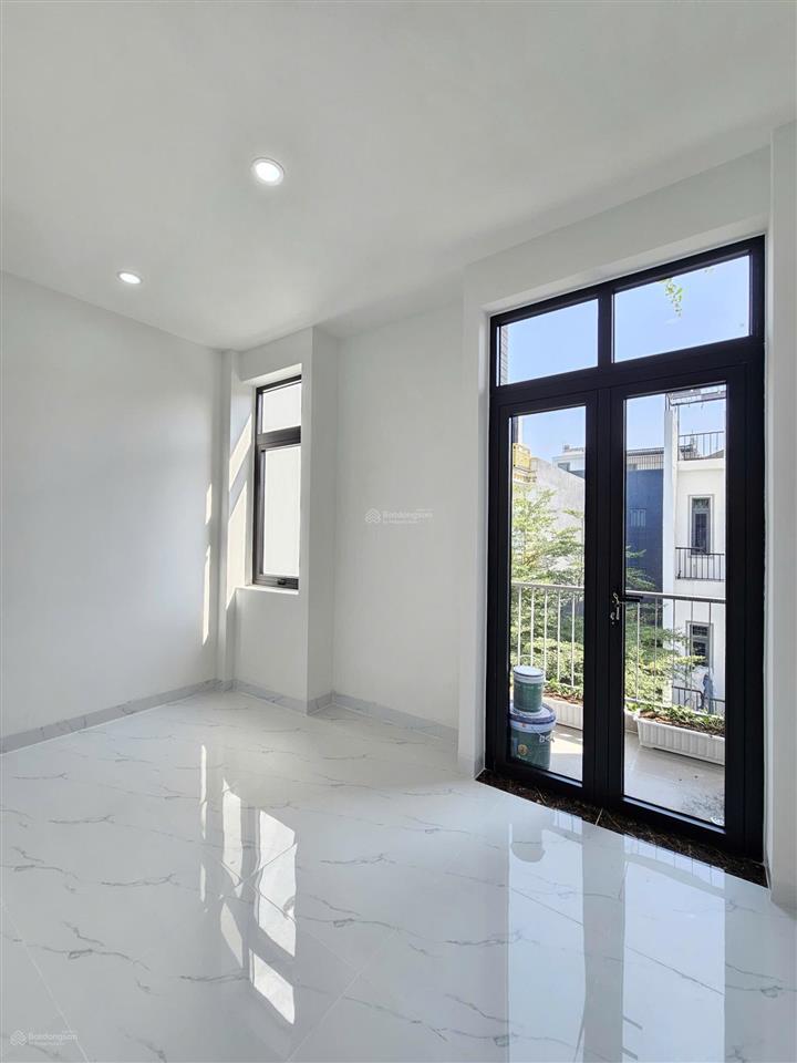 Bán nhà 1 trệt 2 lầu ,kdc hiện hữu đồng bộ .chỉ 4,9 tỷ ,gần dt743 .p ,bình chuẩn .