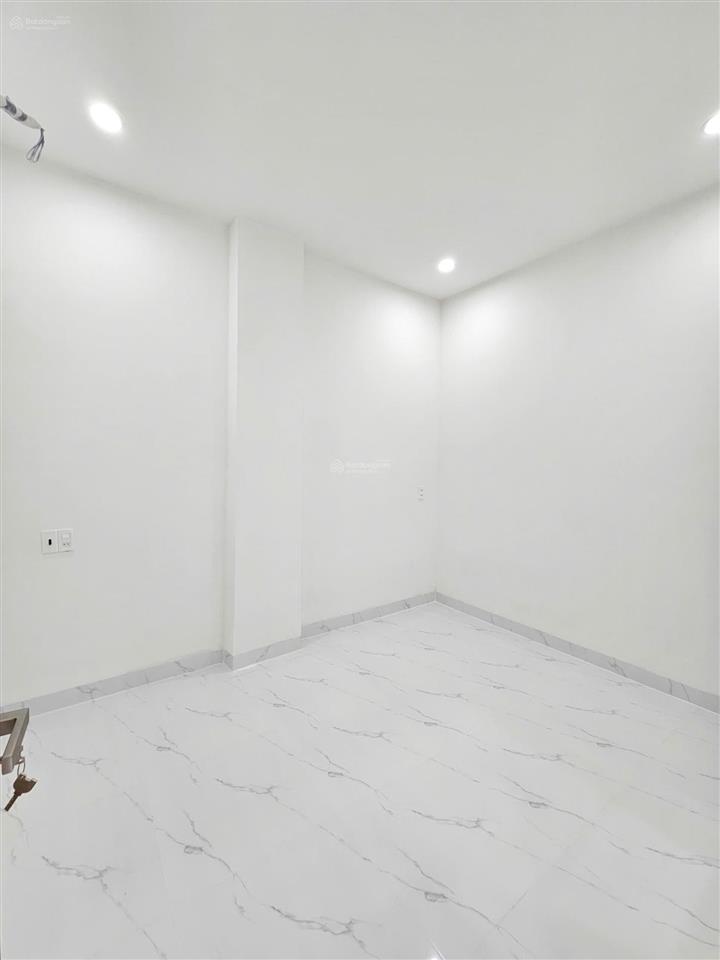 Bán nhà 1 trệt 2 lầu ,kdc hiện hữu đồng bộ .chỉ 4,9 tỷ ,gần dt743 .p ,bình chuẩn .