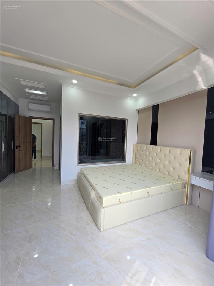 Bán nhà 1 trệt 3 lầu vip gần siêu thị go dĩ an ,thô cư &nội thất full. đầy đủ tất cả tiện ích xq