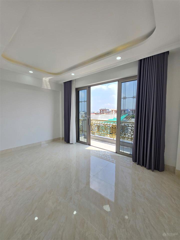 Bán nhà 1 trệt 3 lầu vip gần siêu thị go dĩ an ,thô cư &nội thất full. đầy đủ tất cả tiện ích xq