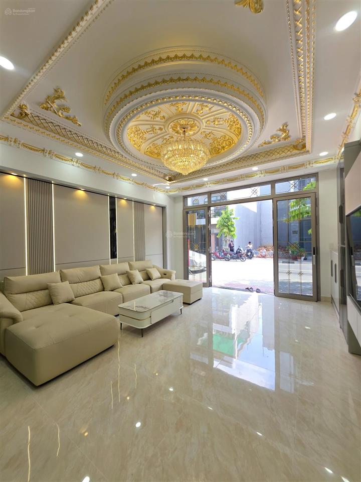 Bán nhà 1 trệt 3 lầu vip gần siêu thị go dĩ an ,thô cư &nội thất full. đầy đủ tất cả tiện ích xq