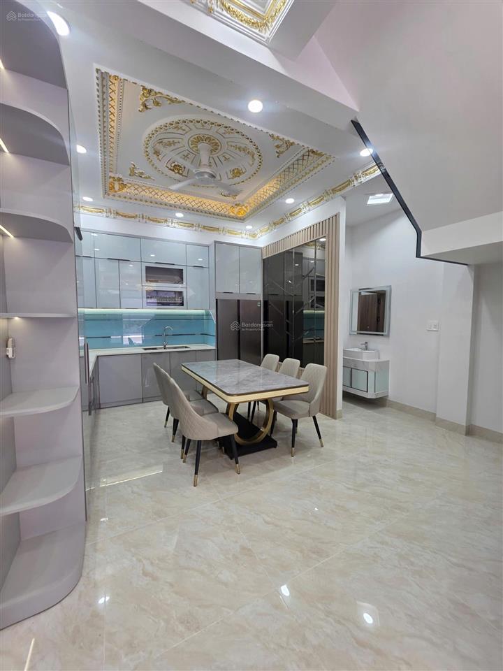 Bán nhà 1 trệt 3 lầu vip gần siêu thị go dĩ an ,thô cư &nội thất full. đầy đủ tất cả tiện ích xq