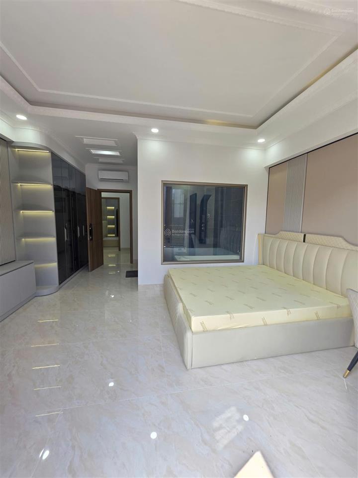 Bán nhà 1 trệt 3 lầu vip gần siêu thị go dĩ an ,thô cư &nội thất full. đầy đủ tất cả tiện ích xq