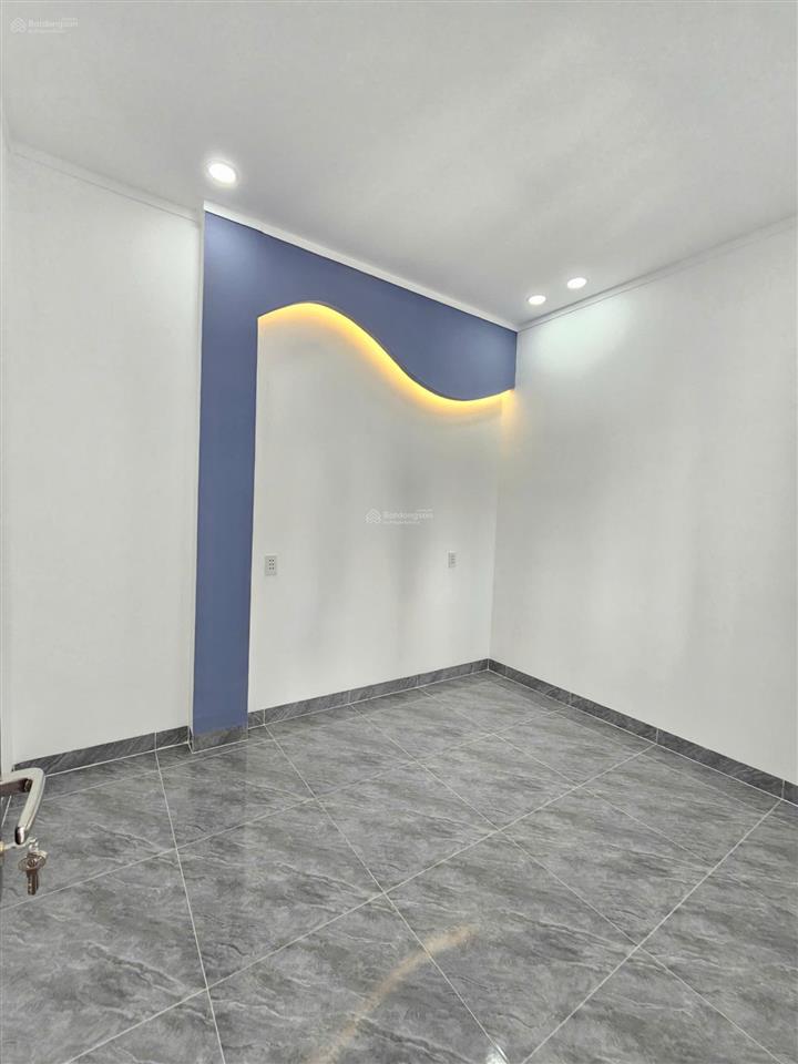 Bán nhà 1 trệt 2lầu .kdc chợ thông dụng , p tân đông hiệp full thổ cư & nội thất . chính chủ