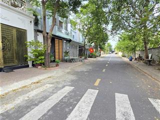 Cần bán gấp nhà 1 trệt 1 lầu ,siêu rẻ .110m2 fuj thổ cư . ngã tư chiêu liêu .trong kdc ,chính chủ