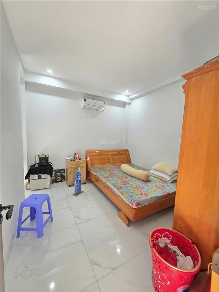 Cần bán gấp nhà 1 trệt 1 lầu ,siêu rẻ .110m2 fuj thổ cư . ngã tư chiêu liêu .trong kdc ,chính chủ