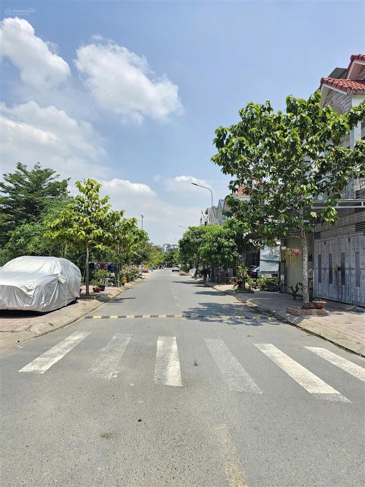 Bán nhà 1 thệt 1 lầu , gần ngã 4 miếu ông cù , dt743 full nội thất , thổ cư & hoàn công. chính chủ