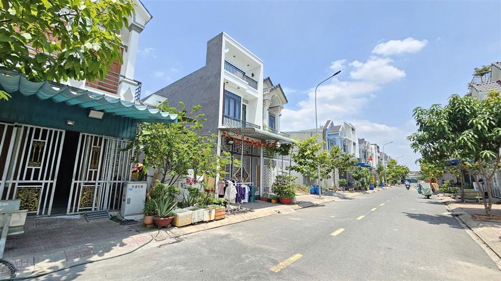 Bán đất gần ngã tư miếu ông cù .78,2m full thổ cư .kdc hiện hữu ,sạch đẹp văn minh .chính chủ