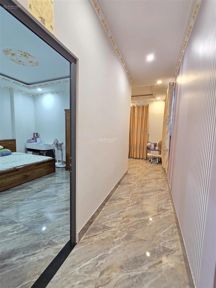 Bán nhà kdc ven sông ,1 trệt 1 lầu ,92,4m full thổ cư ,siêu thoáng mát ,cách miếu ông cù 2km .cc