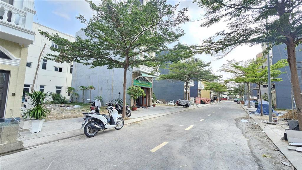Bán đất gần vincom 550 .chỉ 3,4 tỷ 100% thổ cư (60m2) trong kdc icon .chính chủ