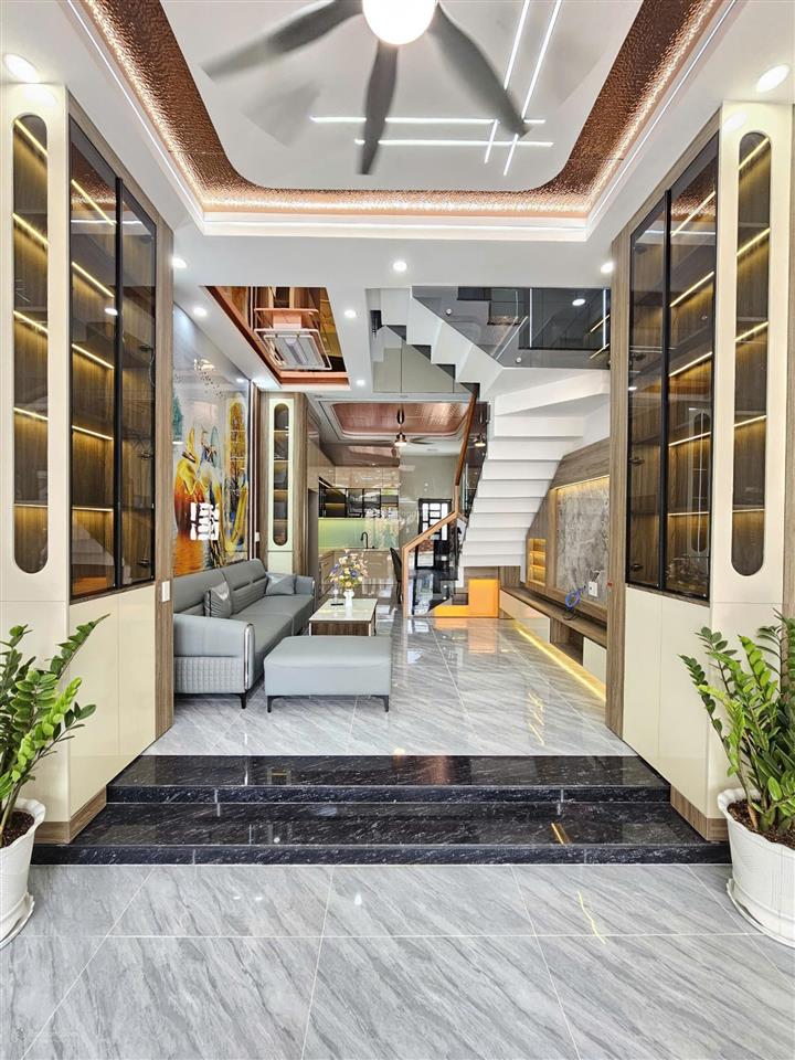 Bán nhà 1 trệt 2 lầu siêu đẹp .hoàn công ,nội thất đầy đủ .60m2 full thổ cư ,kdc gần vincom 550 .