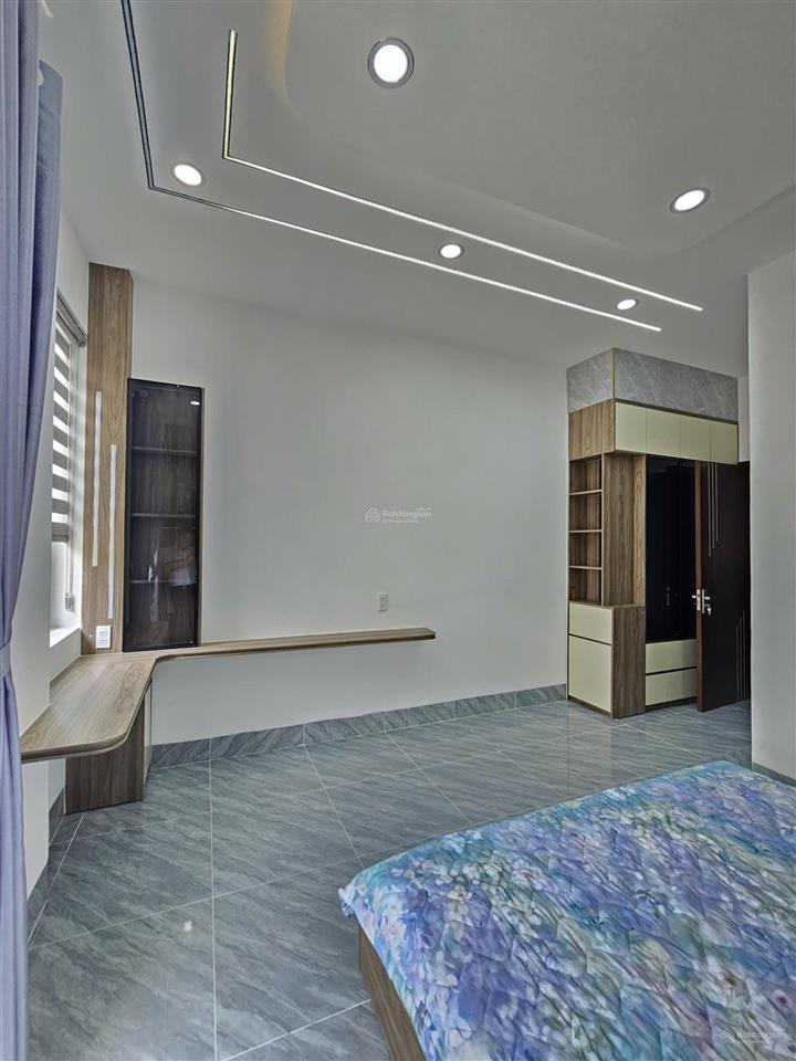 Bán nhà 1 trệt 2 lầu siêu đẹp .hoàn công ,nội thất đầy đủ .60m2 full thổ cư ,kdc gần vincom 550 .