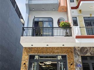 Bán nhà 1 trệt 2 lầu 66,9m2 ful thổ cư ,nội thất có hoàn công .gần chợ phú phong .tp.thuận an