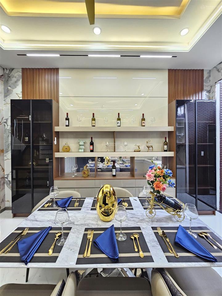 Bán nhà 1 trệt 2 lầu 66,9m2 ful thổ cư ,nội thất có hoàn công .gần chợ phú phong .tp.thuận an