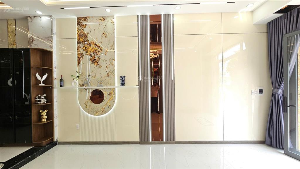 Bán nhà 1 trệt 2 lầu 66,9m2 ful thổ cư ,nội thất có hoàn công .gần chợ phú phong .tp.thuận an