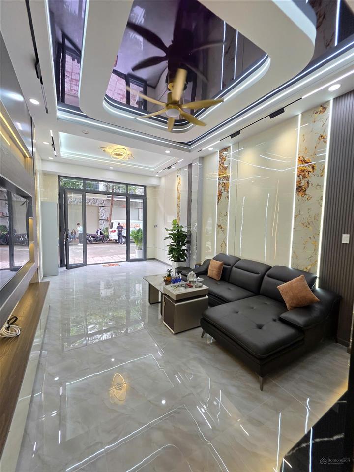 Bán nhà 1 trệt 2 lầu đúc 3 tấm sổ hồng hc ( 3 mặt lấy dc gió thoáng ) 64m ful thổ cư & nội thất