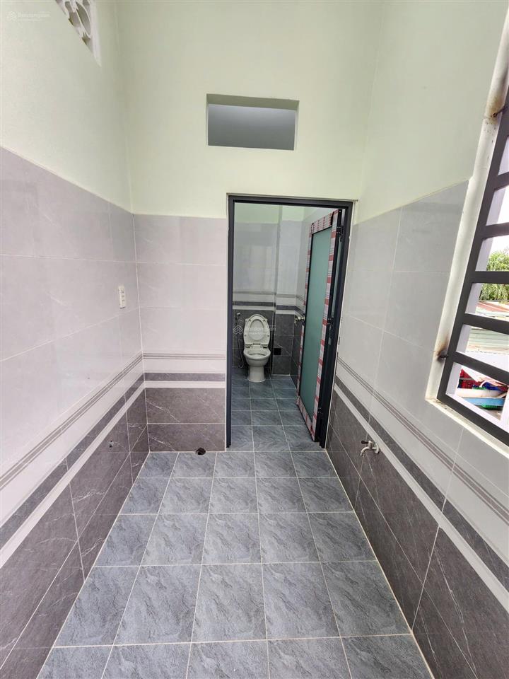 Bán nhà 1 trệt 1 lầu( 102,2m2 ) đ cây da .p dĩ an tphcm .đường thông mt kd buôn bán chính chủ