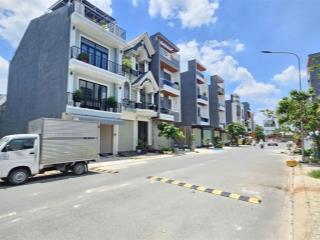 Bán 2 lô liền kề 220m2 (100% thổ cư ) trong kdc the sun city gần vòng xoay an phú .đ 17m kd dc .