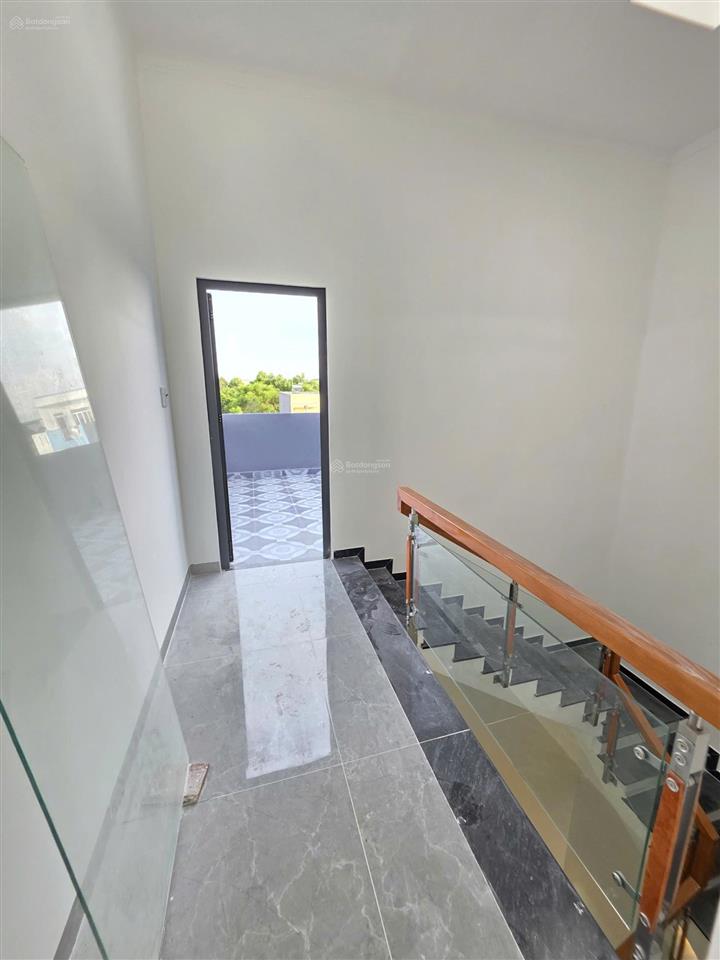 Bán nhà 1 trệt 2 lầu ,đầy đủ nội thất chỉ 3,3ty gần vòng xoay kim hằng 72m2 kdc sạch sẽ chính chủ