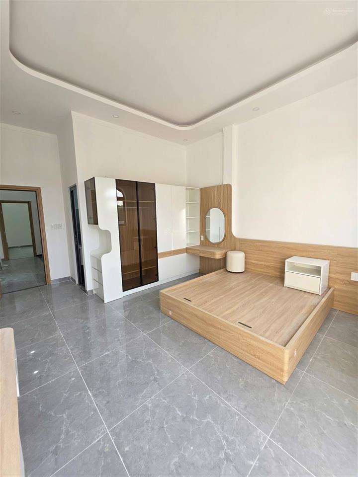 Bán nhà 1 trệt 2 lầu ,đầy đủ nội thất chỉ 3,3ty gần vòng xoay kim hằng 72m2 kdc sạch sẽ chính chủ