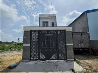 Bán nhà 1 trệt 1 lầu 143,9m2 chỉ 3,3ty gần đ lê quang định tân uyên để xe oto trồng rau chính chủ